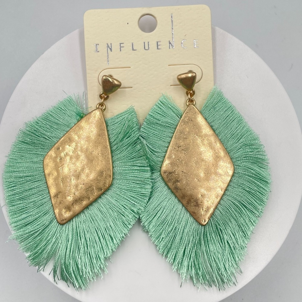 VTG Retro Influence Gold Tone Hammered Diamond Tassel Fringe Earrings Mint Green